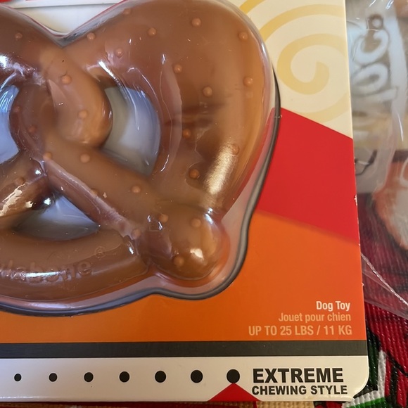 Nylabone Bacon &Peanut Butter Flavor Pretzel Power Chew Toy - Picture 3 of 7